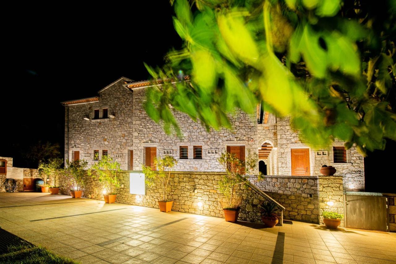 Mani Selinitsa Art Koloveas * Agios Nikolaos (Mani)