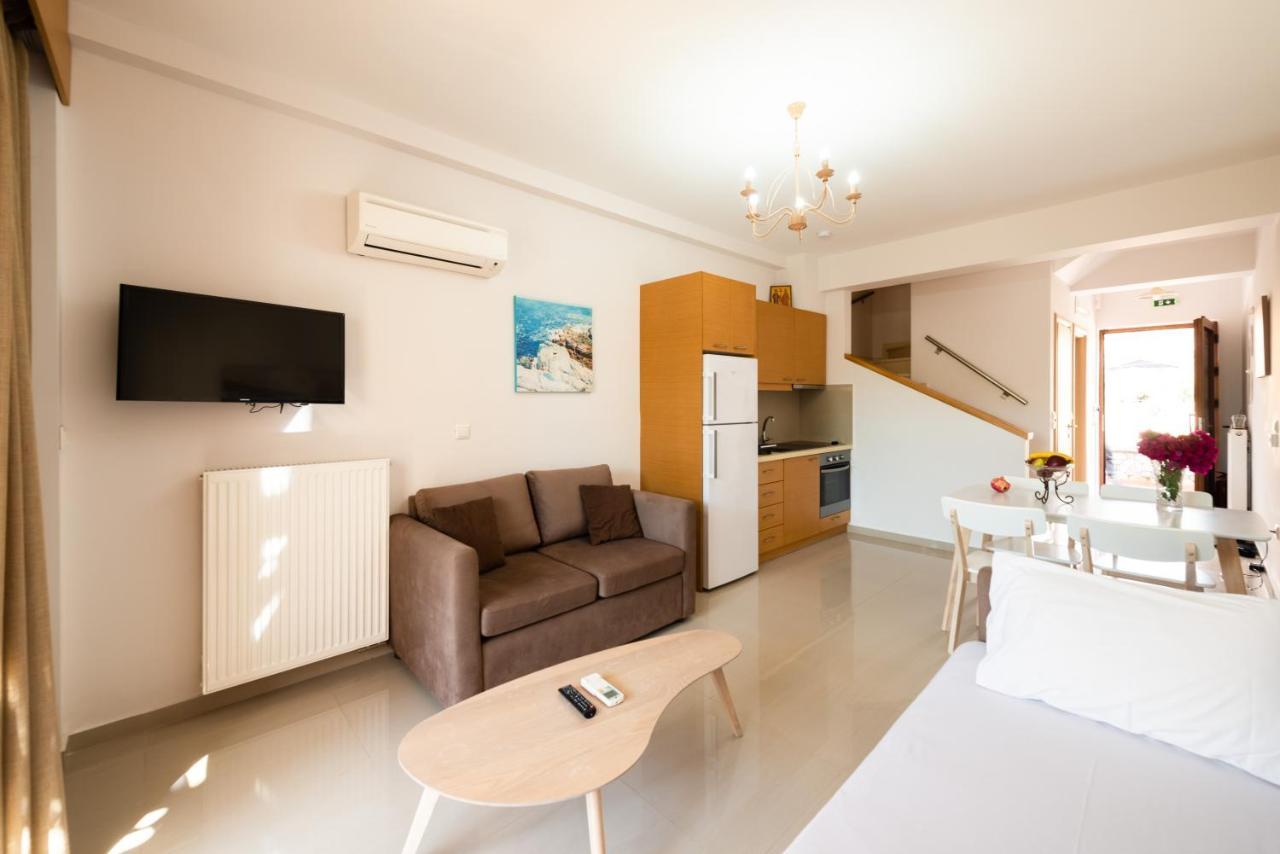 Apartment Mani Selinitsa Art Koloveas *
